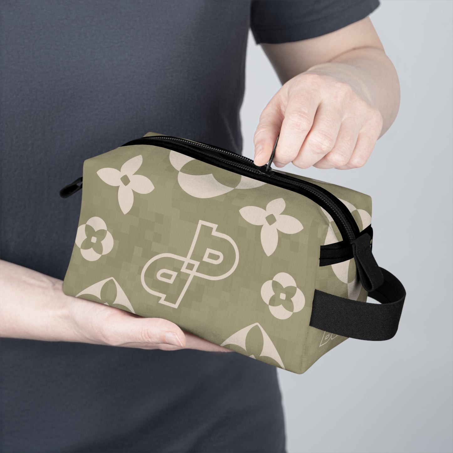 Bearsacci Logo Digital Camo│ Toiletry Bag